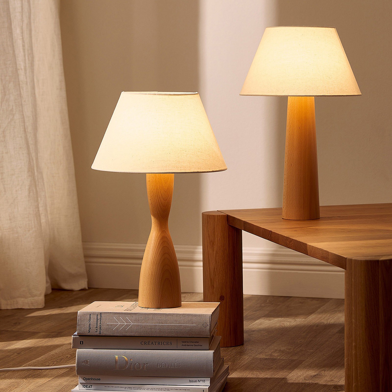 Light wood table sales lamp